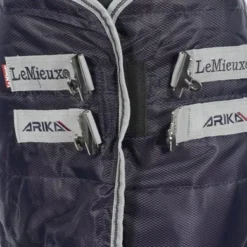 LeMieux Staldeken Arika Stable Tek 350g Navy -Exporteren Paard Gear Winkel agradi 44945369 2.bd0b2f 1