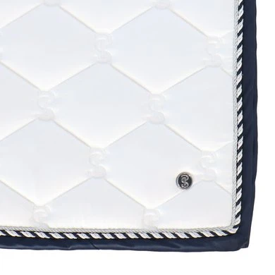 PS Of Sweden Zadeldekje Signature Dressuur Wit 5 PS Of Sweden Zadeldekje Signature Dressuur Wit - Afbeelding 5