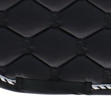 PS Of Sweden Zadeldekje Signature Dressuur Zwart 4 PS Of Sweden Zadeldekje Signature Dressuur Zwart - Afbeelding 4