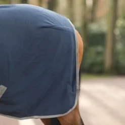 Dominick Fleecedeken Cosy Navy/Grijs Dots -Exporteren Paard Gear Winkel dominick dom dominick cosy fleece 5.143775