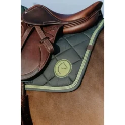 Equithème Zadeldekje Badge Springen Donkergroen Full