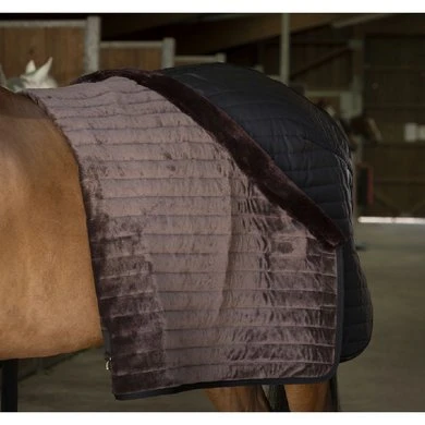 EQUITHÈME Staldeken Teddy Gevoerd Met Synthetisch Schapenvacht Zwart/Bruin 11 EQUITHÈME Staldeken Teddy Gevoerd Met Synthetisch Schapenvacht Zwart/Bruin - Afbeelding 11