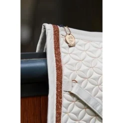 Eskadron Platinum Dressuurzadeldekje Mattgloss Jewel Tan Taupe -Exporteren Paard Gear Winkel eskplatinum esk 0023 kam 218539 484 030.39b477