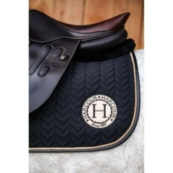 Harcour Zadeldekje Saopsa Springen Zwart Full 3 Harcour Zadeldekje Saopsa Springen Zwart Full -Exporteren Paard Gear Winkel harcour saopsa tapis de selle rider black 1.e10020 1