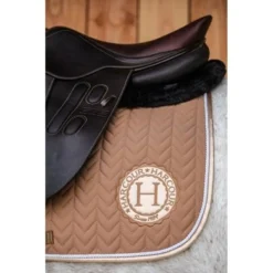 Harcour Zadeldekje Saopsa Springen Camel Full -Exporteren Paard Gear Winkel harcour saopsa tapis de selle rider camel 1.e44fd4 1