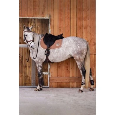 Harcour Zadeldekje Saopsa Dressuur Camel Full 1 Harcour Zadeldekje Saopsa Dressuur Camel Full