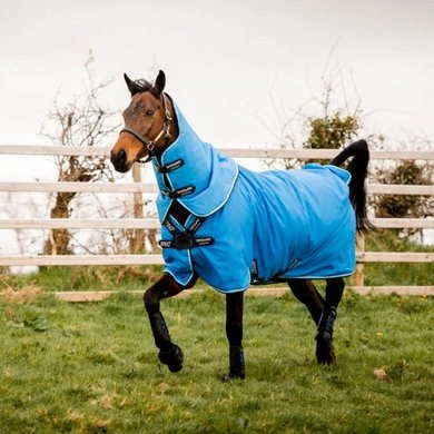 Amigo Hero 900 Plus Turnout Med 200g Daphne Blue/Zwart/Wit 2 Amigo Hero 900 Plus Turnout Med 200g Daphne Blue/Zwart/Wit - Afbeelding 2