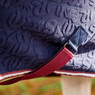 Horseware Embossed Jersey Cooler Navy/Burgundy/Wit 6 Horseware Embossed Jersey Cooler Navy/Burgundy/Wit - Afbeelding 6