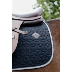 Kentucky Horsewear Kentucky Zadeldekje Softshell Springen Navy Full 8 Kentucky Horsewear Kentucky Zadeldekje Softshell Springen Navy Full -Exporteren Paard Gear Winkel kentucky 485a2363.8d2f40