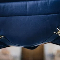 Kentucky Horsewear Kentucky Staldeken Classic 300g Navy -Exporteren Paard Gear Winkel kentucky 5n1a1776 a929523bbdd099ba1a676b6771a9e673 article photobook m.674037 2