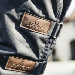 Kentucky Horsewear Kentucky Halsstuk All Weather Waterproof Classic 150g Navy -Exporteren Paard Gear Winkel kentucky b a929523bbdd099ba1a676b6771a9e673 article photobook m 2.1fd166