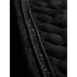LeMieux Zadeldekje Crystal Suede Close Contact Zwart -Exporteren Paard Gear Winkel lemieux lm crystaldetails hr 20 copy.4feb56