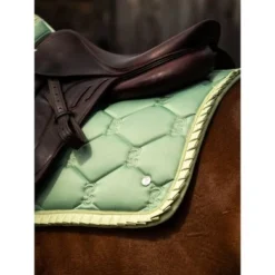 PS Of Sweden Zadeldekje Ruffle Springen Sage Green Full -Exporteren Paard Gear Winkel ps dsc 2152jpgbewekrte.e60d52
